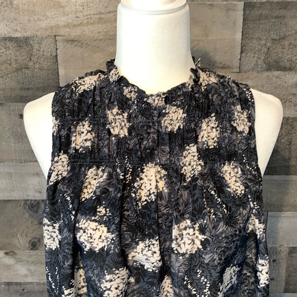 Joie Sleeveless Floral hydrangea top - Picture 6 of 16